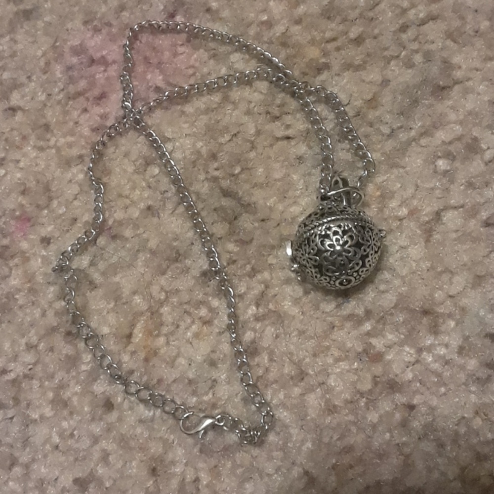 Light up locket necklace